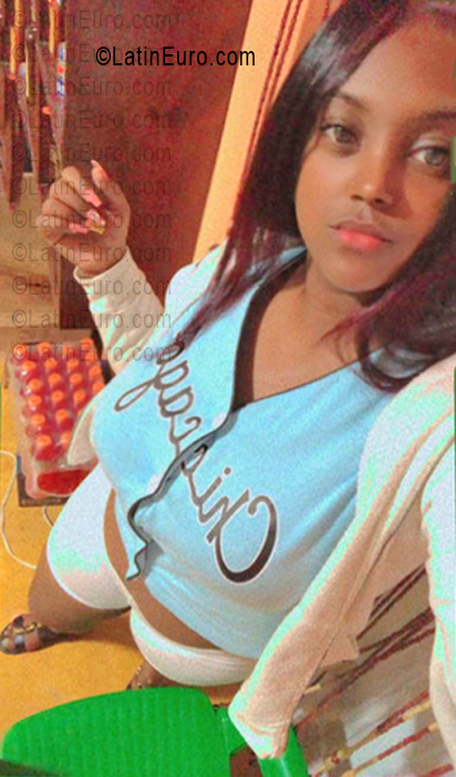 Date this pretty Dominican Republic girl Yossy from La Vega DO56206