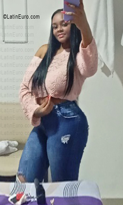 Date this athletic Colombia girl Tatiana from Cali CO33711