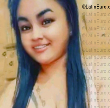 Date this athletic Venezuela girl Amy from Valencia VE5622