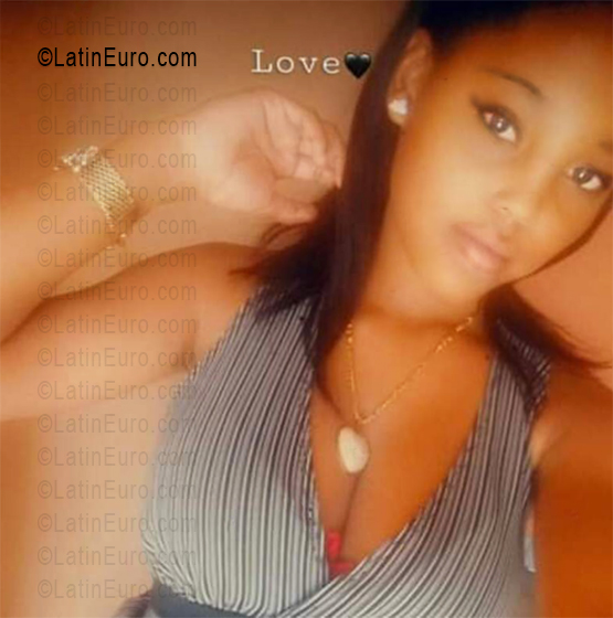 Date this attractive Dominican Republic girl Vale from Higuey DO56335