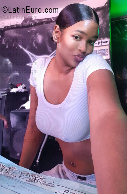 Date this gorgeous Dominican Republic girl Ema from Santo Domingo DO56346