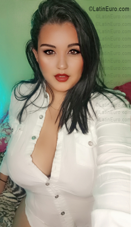 Date this tall Venezuela girl Mari from San Antonio VE5643