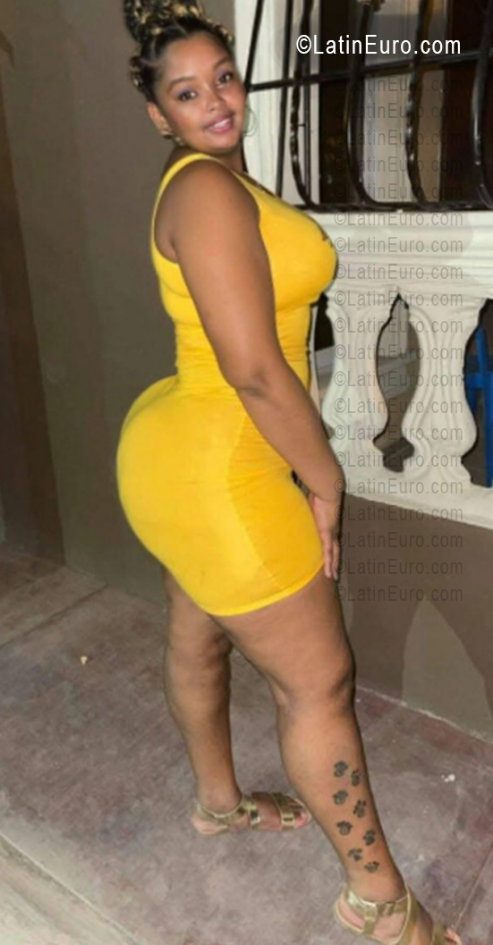 Date this delightful Dominican Republic girl Elizabeth from Puerto Plata DO56376