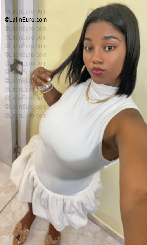 Date this funny Dominican Republic girl Cynthia from La Romana DO56377