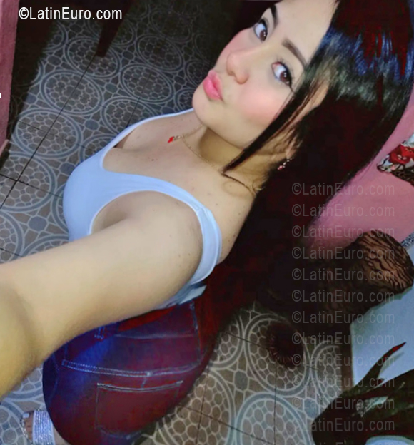 Date this georgeous Venezuela girl Yosmar from Caracas VE5686