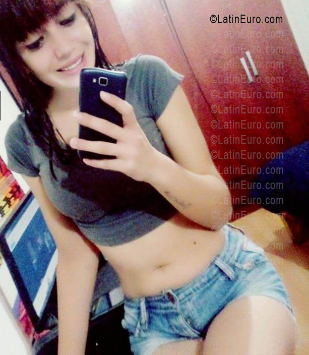 Date this hot Uruguay girl Dahiana from Canelones UY116