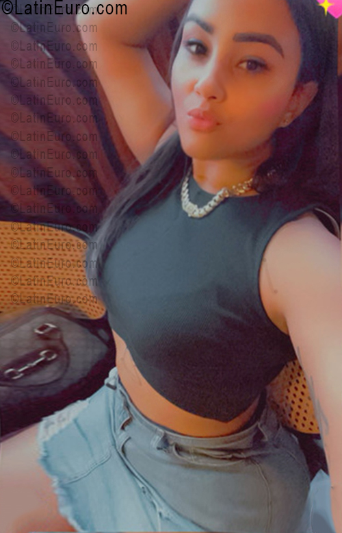 Date this nice looking Dominican Republic girl Carolina from Santo Domingo DO56519
