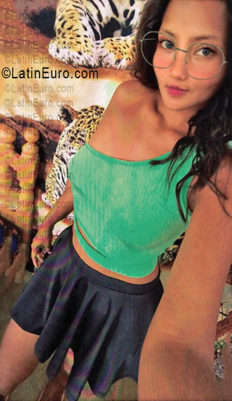 Date this beautiful Ecuador girl Valeria from Portoviejo EC1146