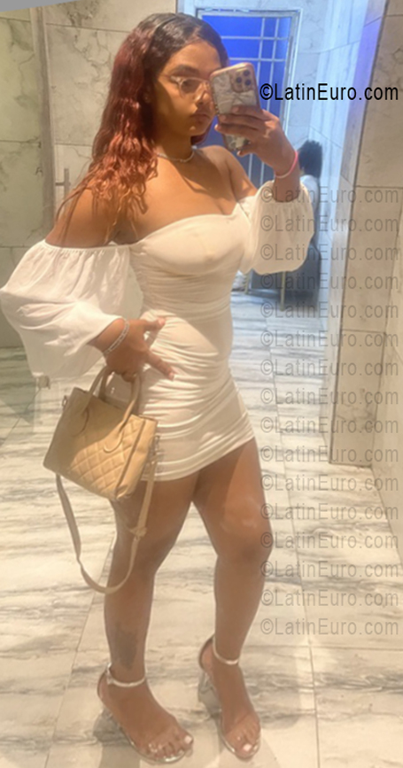 Date this pretty Dominican Republic girl Kelly from Santo Domingo DO56525