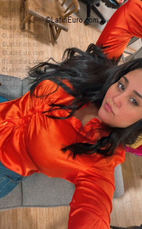 Date this attractive Dominican Republic girl Elizabeth from Santo Domingo DO56535