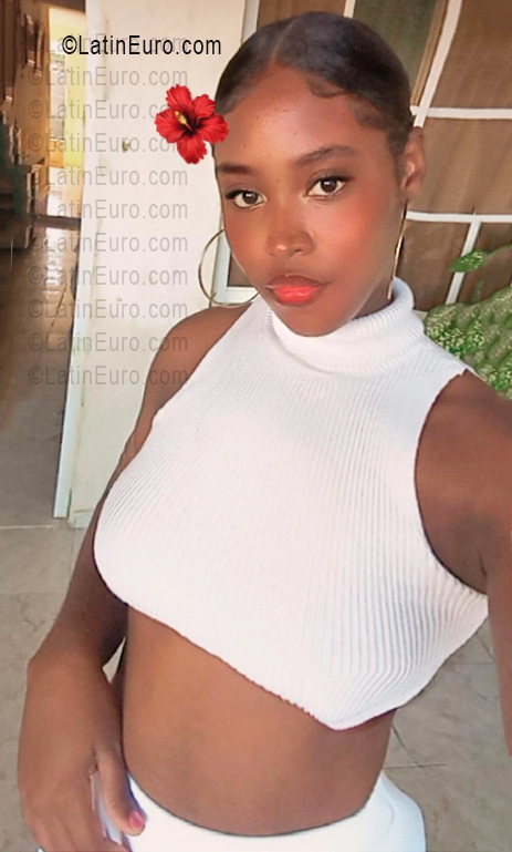 Date this georgeous Dominican Republic girl Nayeli from Romana DO56594