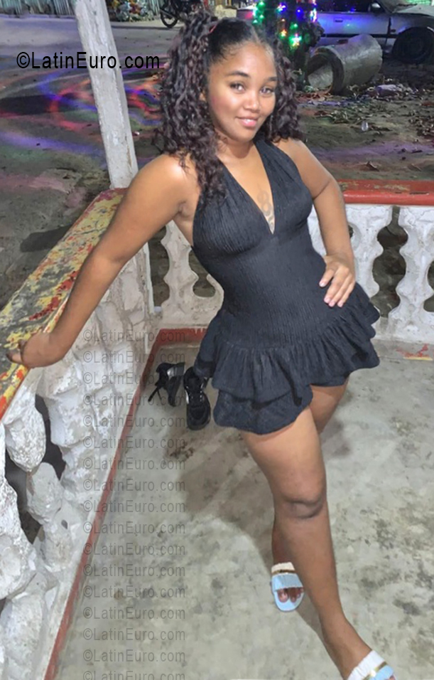 Date this good-looking Dominican Republic girl Berta from Santo Domingo DO56604