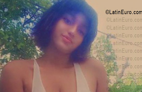 Date this stunning Dominican Republic girl Franchesca from Santo Domingo DO56606