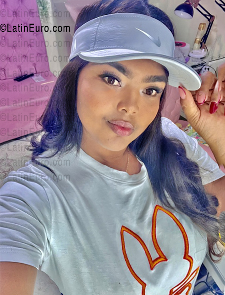 Date this stunning Colombia girl Lina from Valledupar CO33778