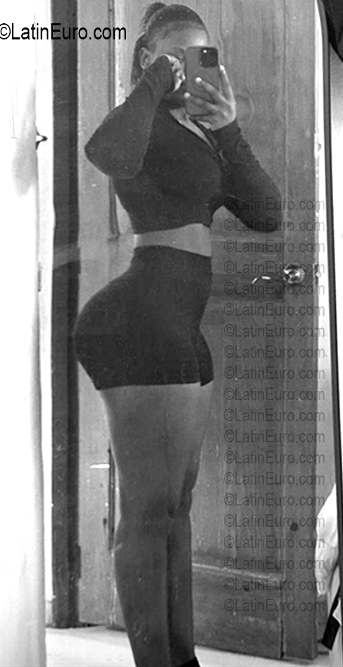 Date this exotic Dominican Republic girl Angelina from Santo Domingo DO56740