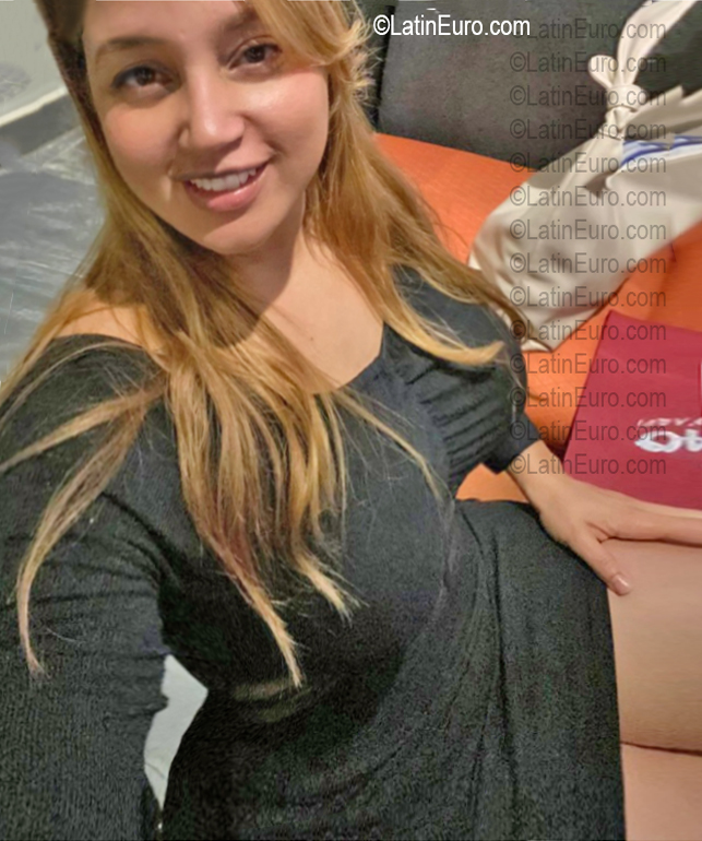 Date this good-looking Dominican Republic girl Keila from Santo Domingo DO56752