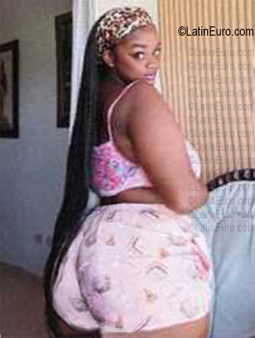Date this charming Dominican Republic girl Sihara from Santo Domingo DO56866