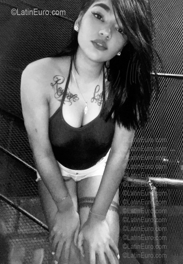 Date this stunning Dominican Republic girl Katherine from Santo Domingo DO56893