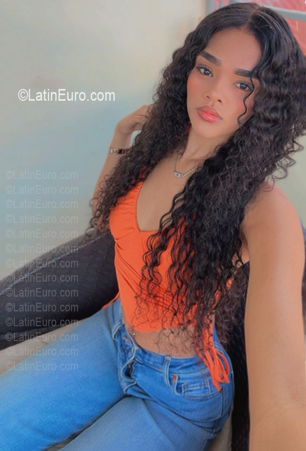 Date this georgeous Dominican Republic girl Julis from Santo Domingo DO56913