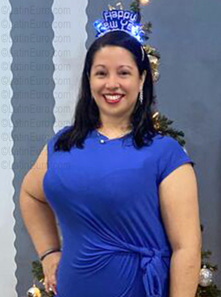 Date this voluptuous Panama girl YARI from Panama PA1441