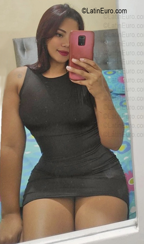 Date this hot Colombia girl Nathaly from Cali CO33831