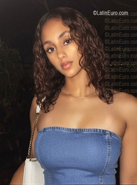 Date this pretty Dominican Republic girl Mariel from La Vega DO56970
