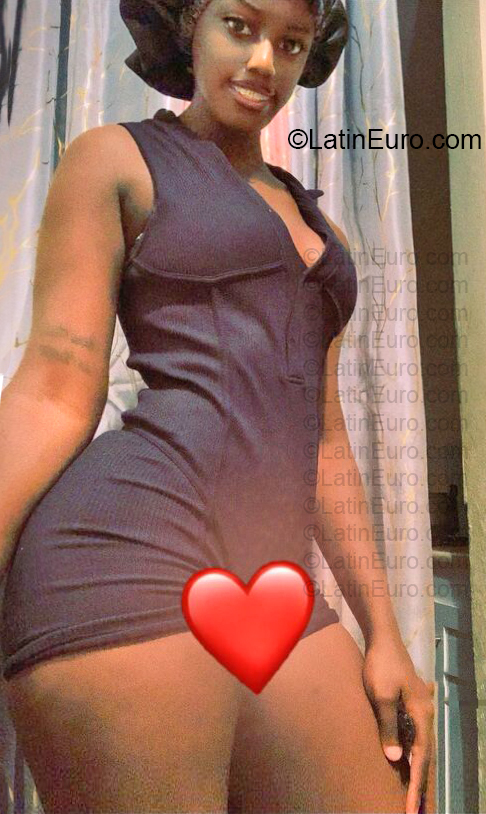 Date this good-looking Dominican Republic girl Marianny from Santo Domingo DO57011