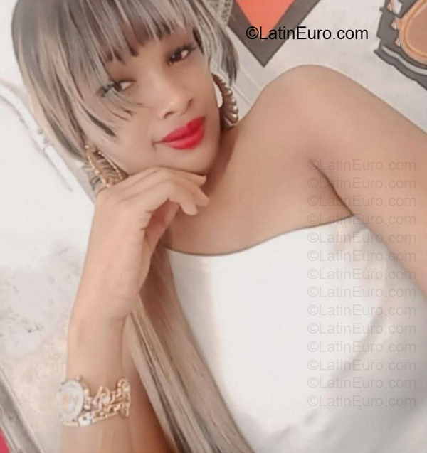Date this attractive Dominican Republic girl Chantal from Monte Plata DO57027