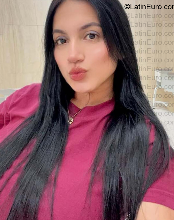 Date this funny Venezuela girl Leonella from Venezuela VE5745