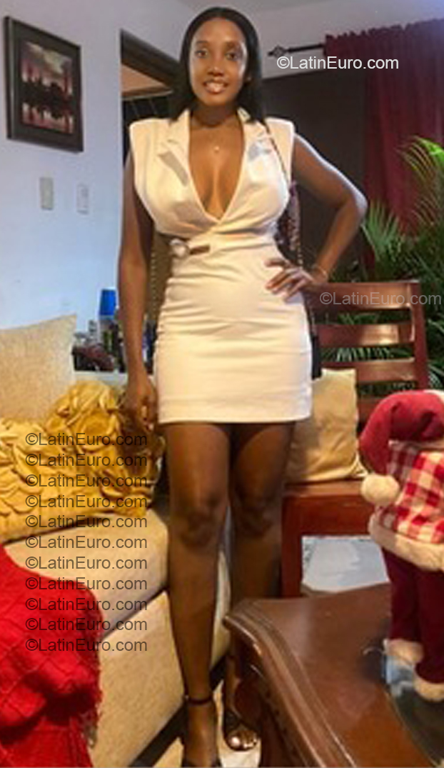 Date this hard body Dominican Republic girl Wilcy from Santo Domingo DO57166