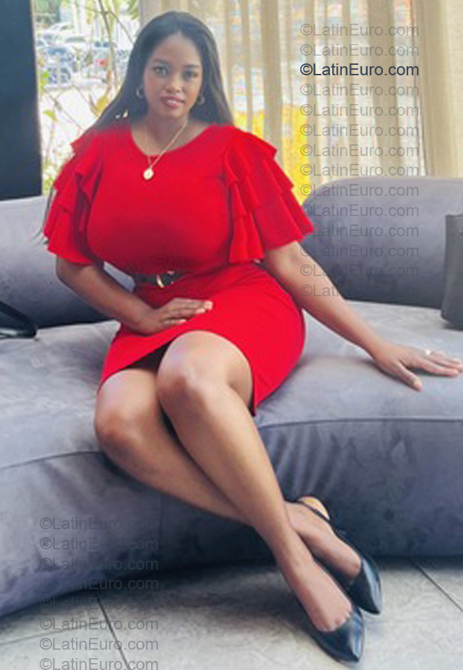 Date this attractive Dominican Republic girl Isabela from Santo Domingo DO57177