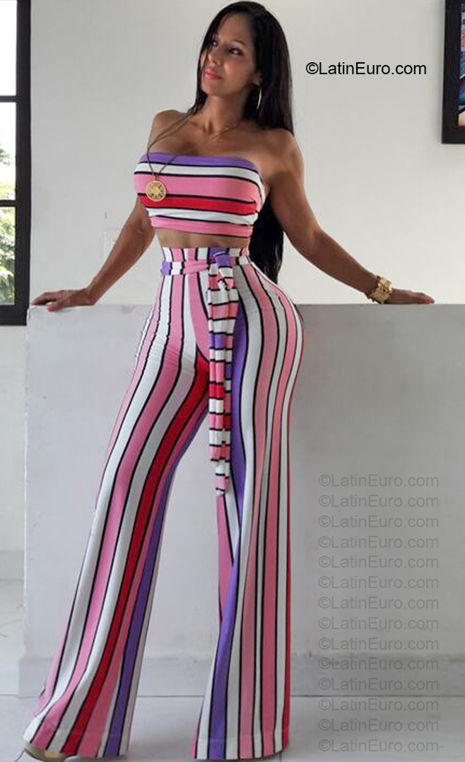 Date this nice looking Colombia girl BELLA_DAMA from Bucaramanga CO33894