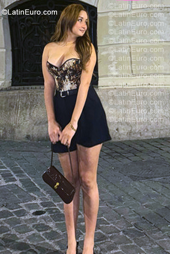 Date this hot Spain girl Karolayne from Madrid ES964