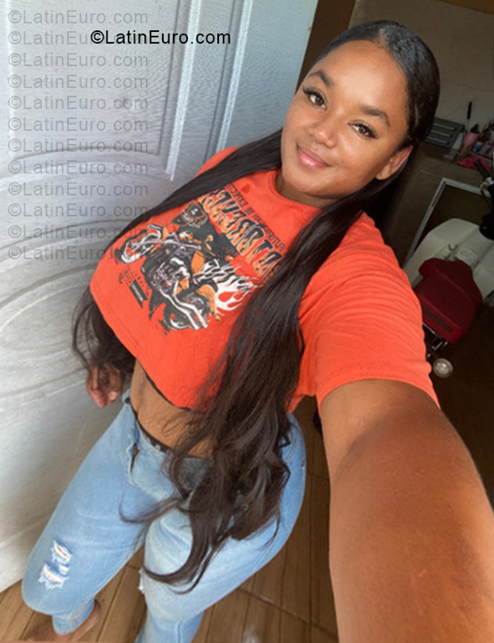 Date this passionate Dominican Republic girl Alondra from Santo Domingo DO57320